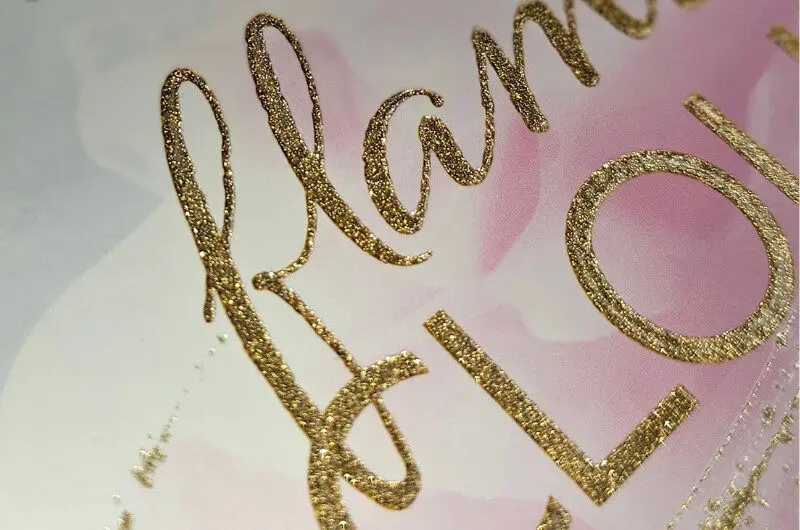 Buchcover mit goldenem UV-Glitzerlack